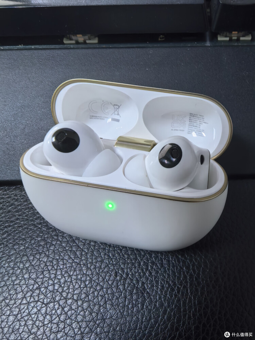 华为FreeBuds Pro 4