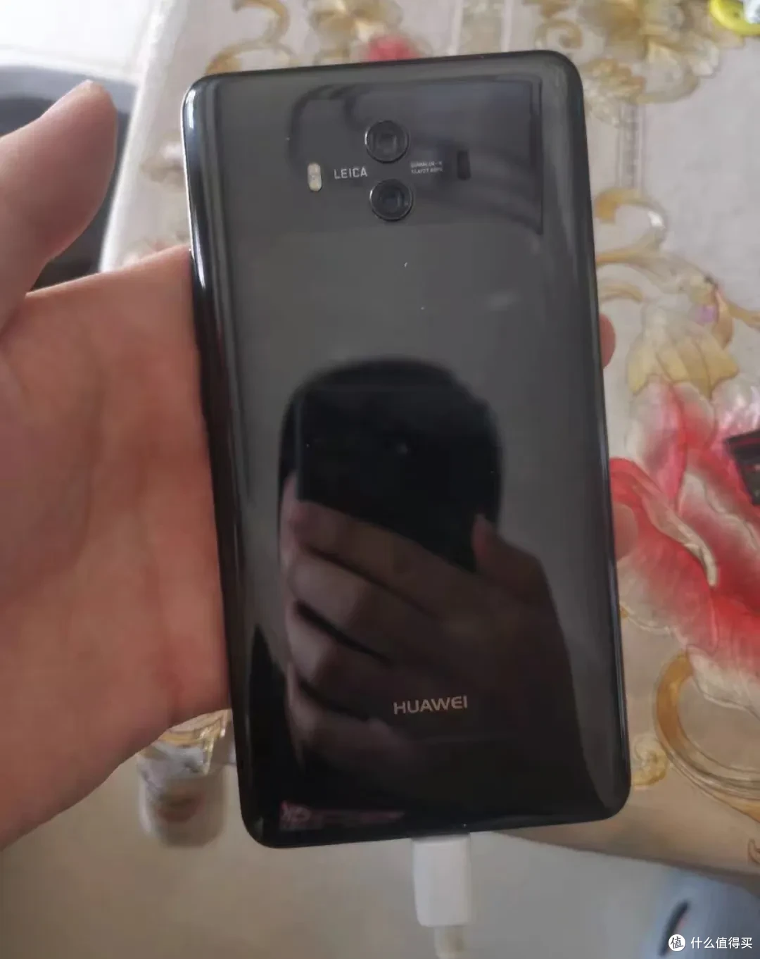 家人仍在用7年前的华为Mate10，怎么劝都不愿换！