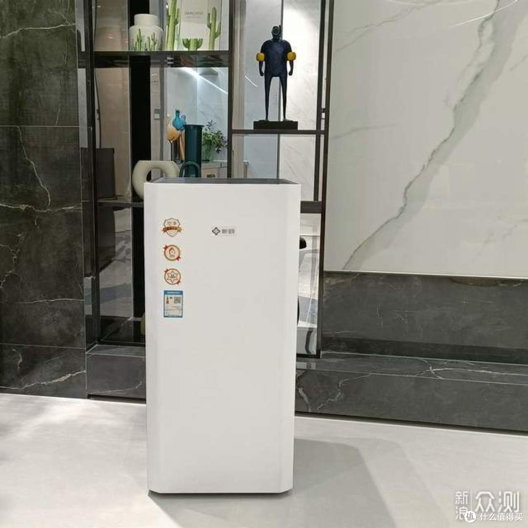 新颐小白 3.0 与 IAM M8 Pro 空气净化器评测:谁更值得入手?