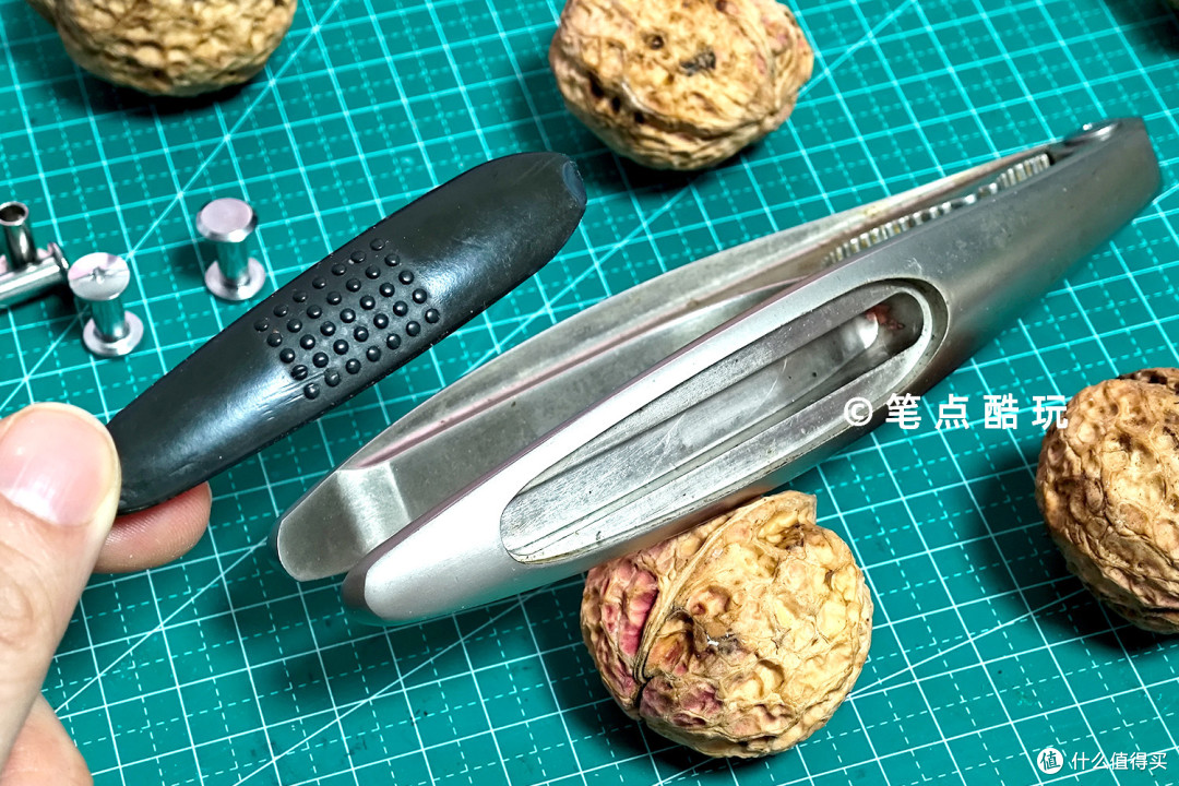 十年前0元的宜家核桃夹子8毛钱修好,结实好用估计能当传家宝