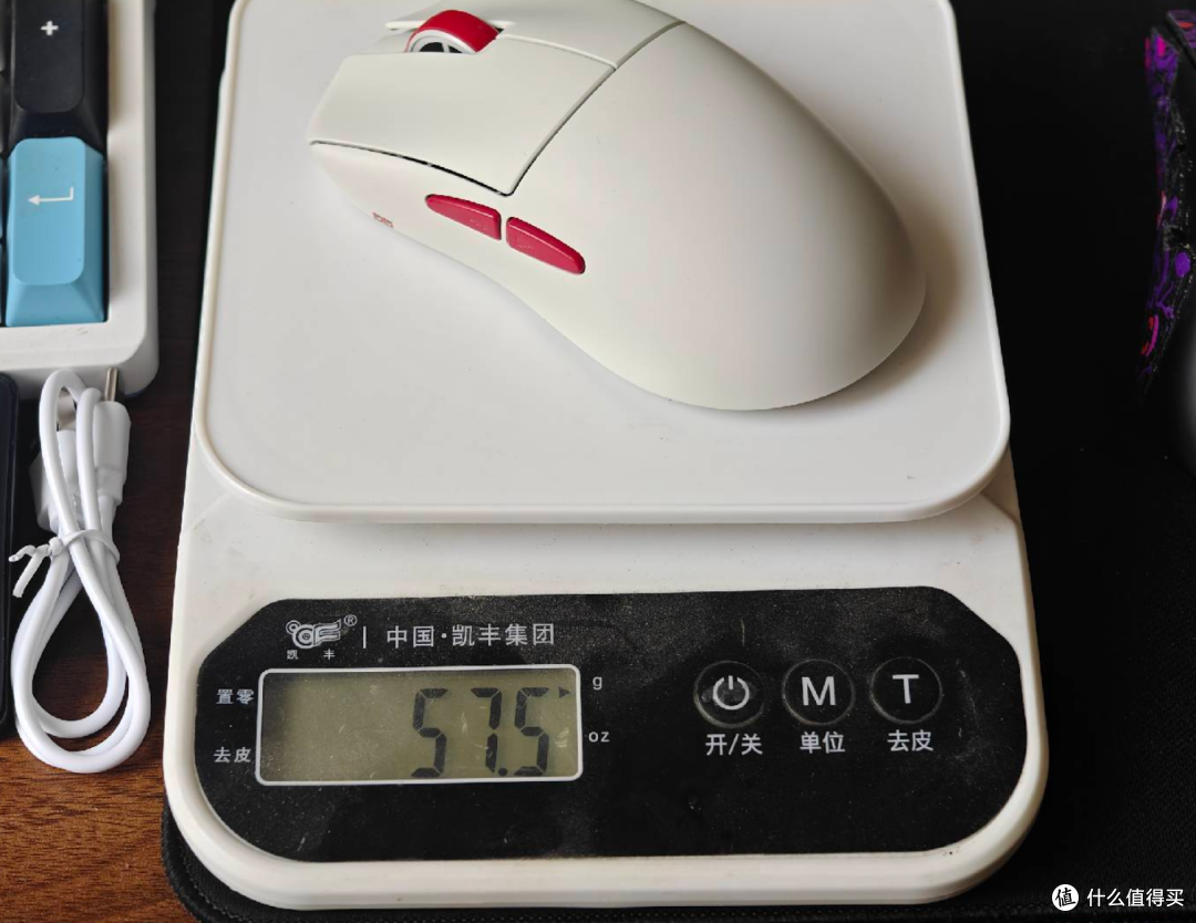 半抓半趴特化,还有像素风?聊一款完成度非常高的鼠标