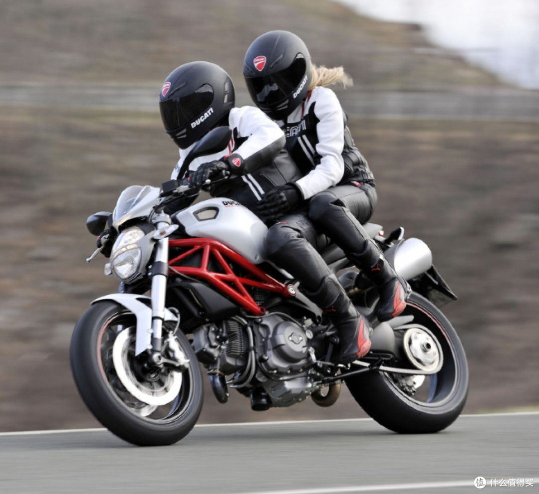 Ducati Monster 796 经典的街车