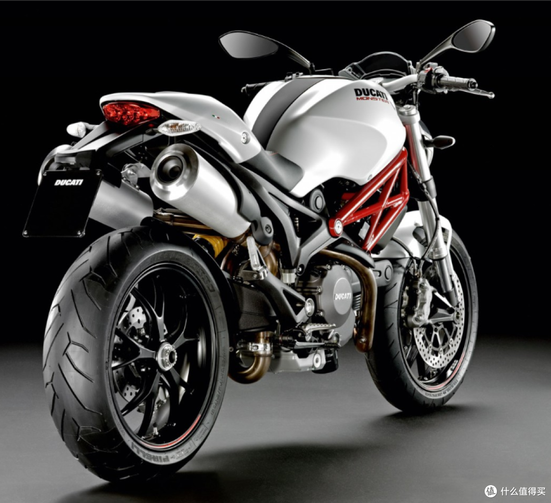Ducati Monster 796 经典的街车