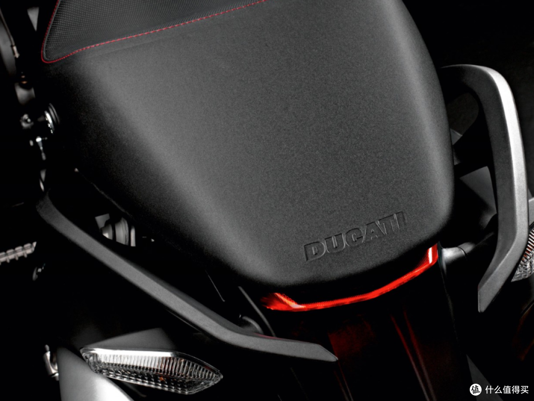 Ducati Monster 796 经典的街车