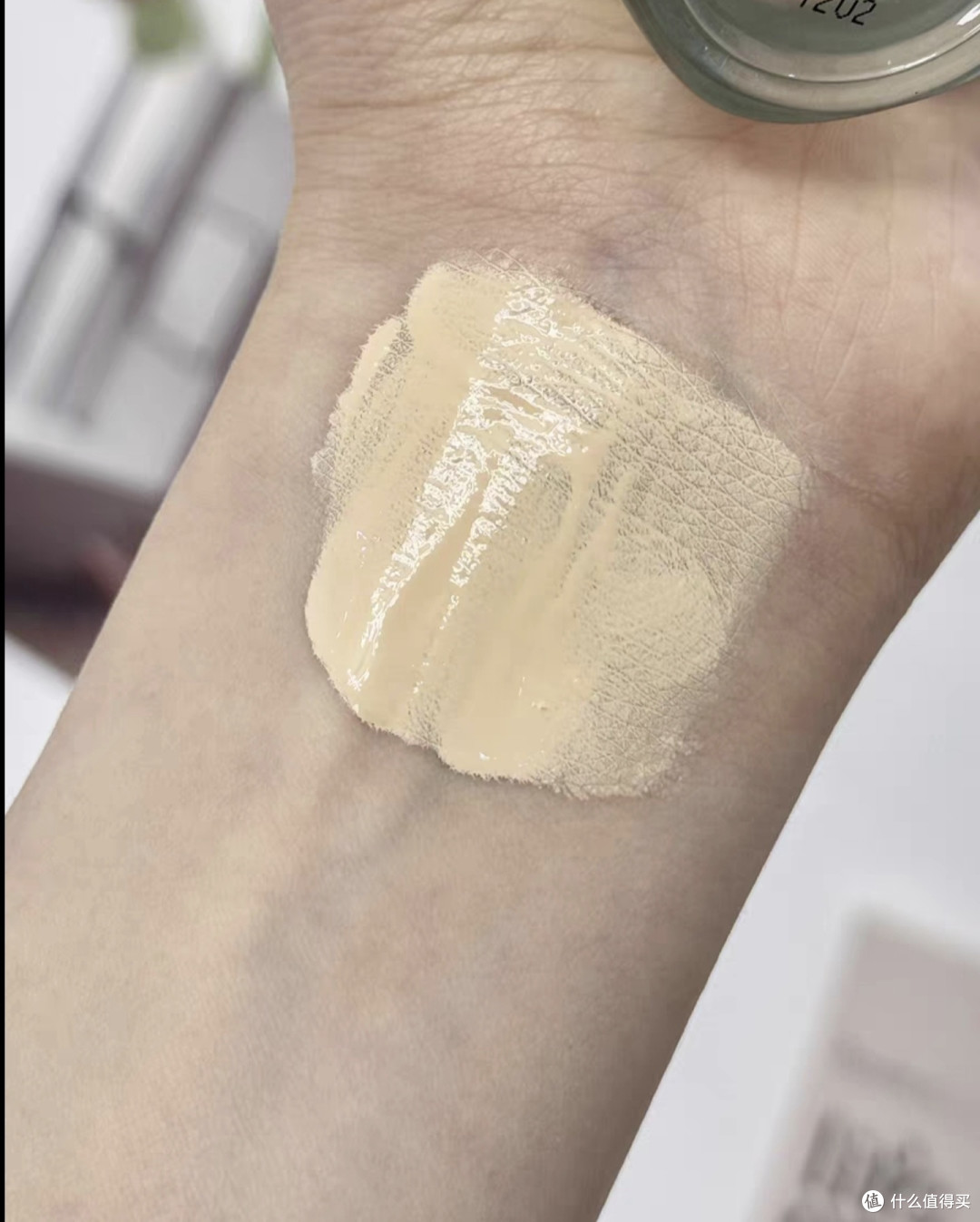 彩棠小圆管遮瑕粉底液真的不脱妆？