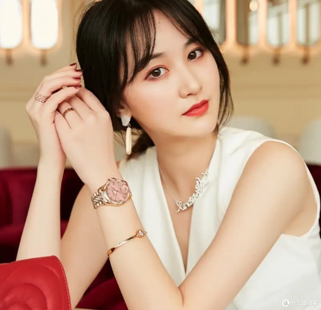 卡罗莱(CALUOLA)女表CA1206:时尚与精致的完美结合