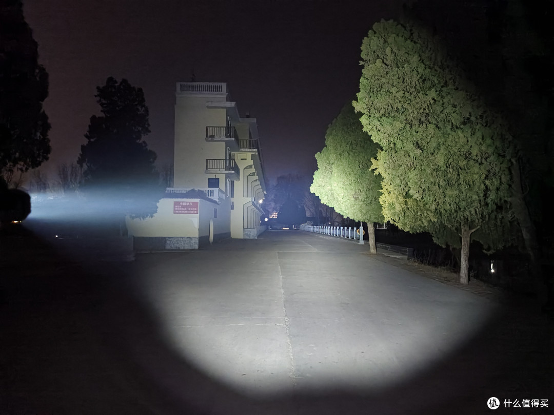 新版升级更强悍,凯瑞兹 XT11GT Pro战术手电体验
