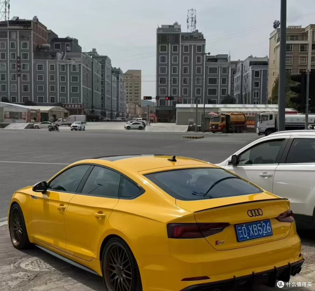 驾驶奥迪S5，体验速度与激情
