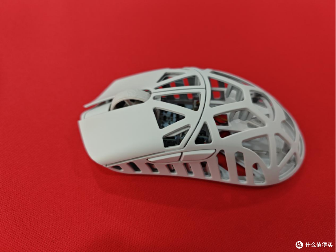 799元的镁合金鼠标是智商税还是真有实力？万灵花兽Mini Pro评测