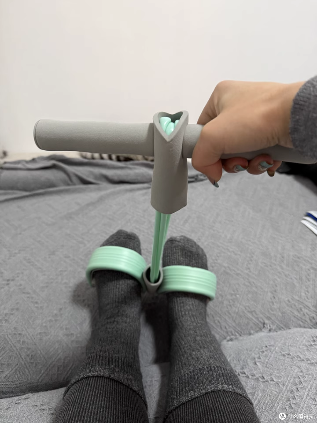 【轻松瘦肚子】小燕飞脚蹬拉力器,健身好帮手!