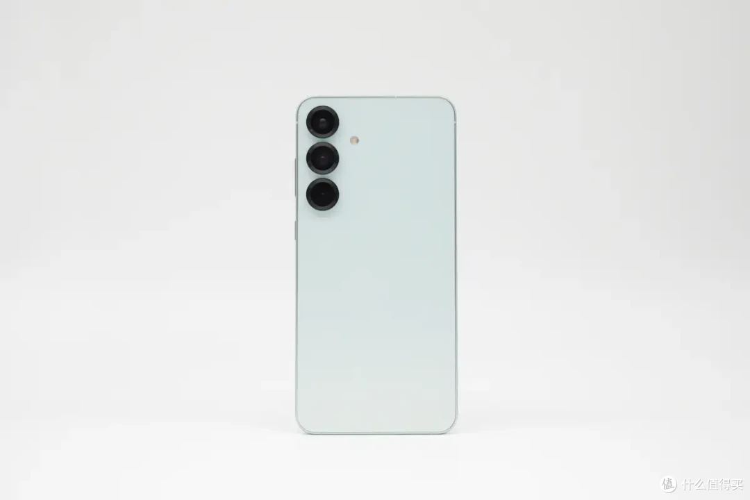 中端机皇?4900mAh+45W 有线快充,三星 S25 +手机充电评测