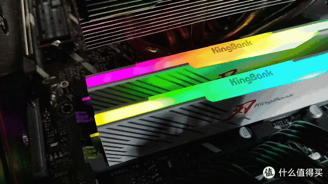 颜值性能双提升:KingBank 白刃 DDR5 6400Hz 灯条深度测评