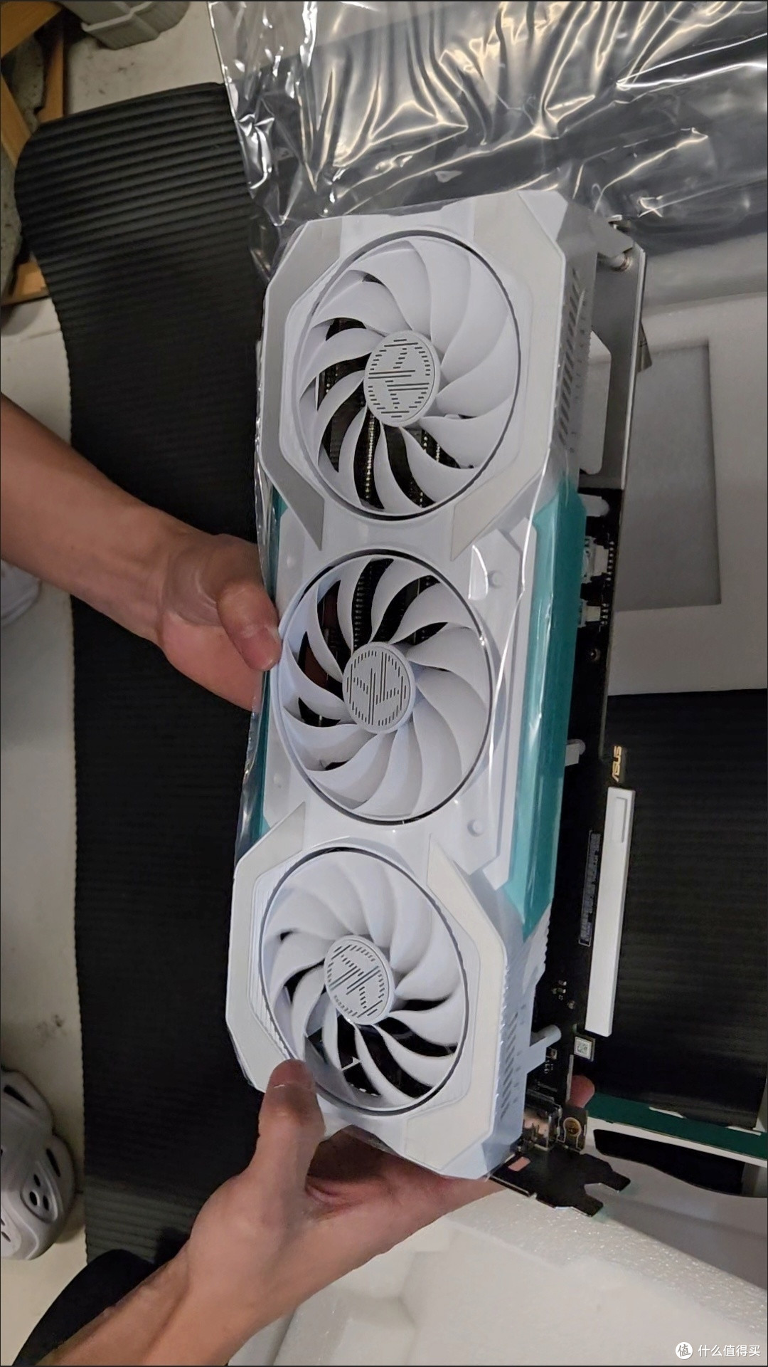 显卡选购避坑指南:华硕RTX 4060