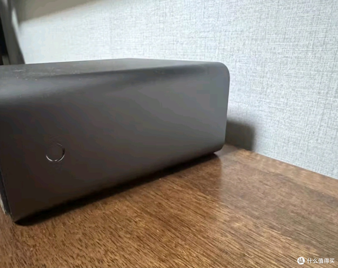 华为家庭存储8TB：Mate 70手机一碰扩容，打造智能家庭存储新体验