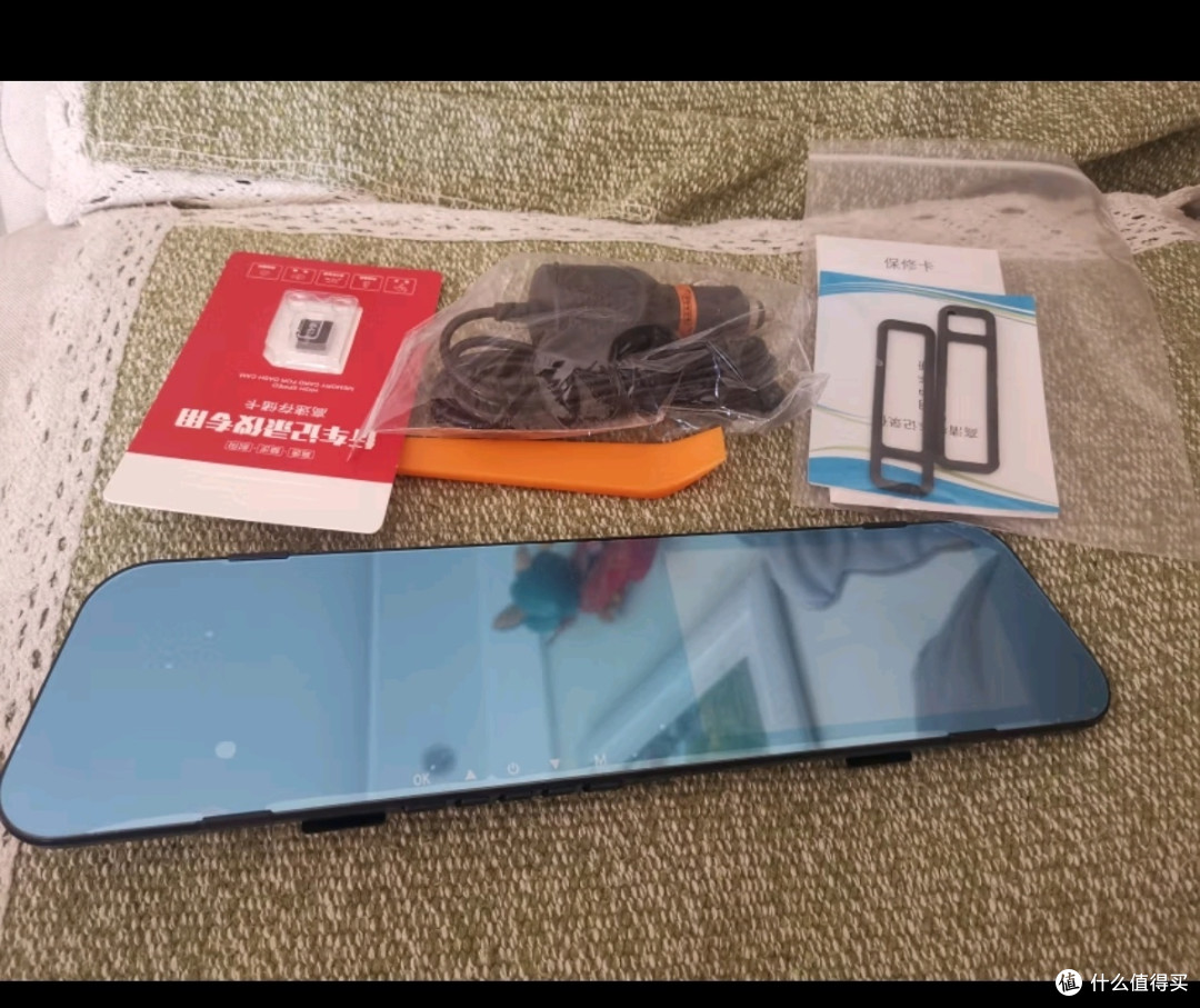 威路特高清流媒体行车记录仪后视镜免安装