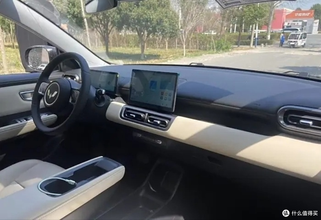 手拿10万元，不知道该买哪一款电车？五菱缤果plus就很合适你！