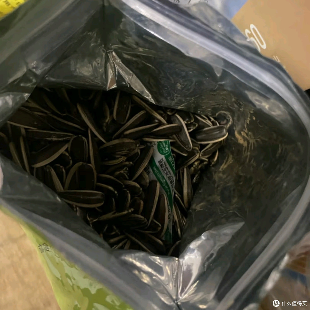 京东京造原味瓜子500g：绿色健康，办公室休闲零食新选择