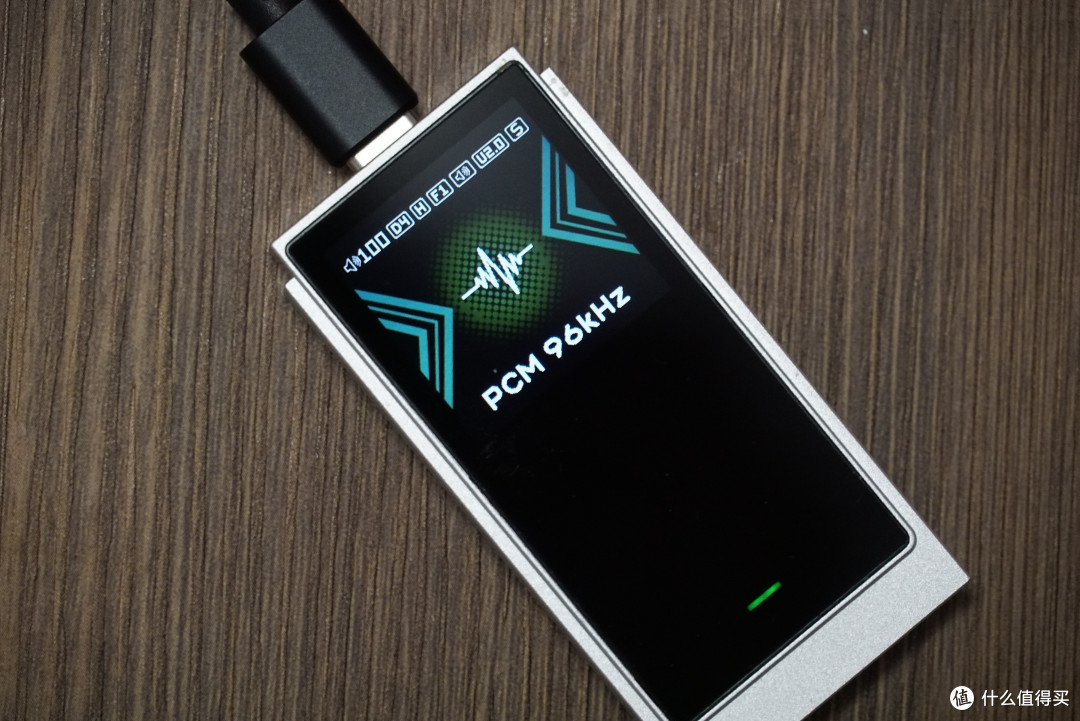 山灵旗舰UA6:手感凉爽的耳放,4枚DAC,200mAh电池,361mW推力