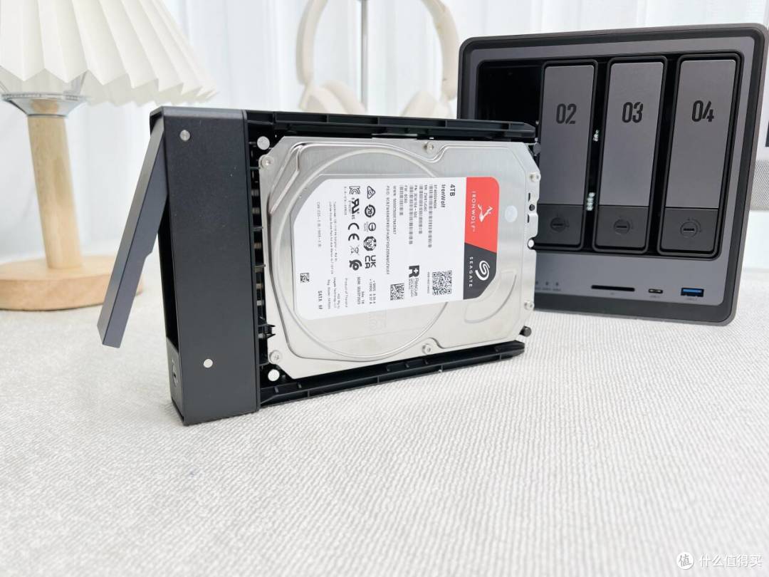 有娃家庭必备好物：绿联DXP4800私有云，解决家庭数据与教育难题