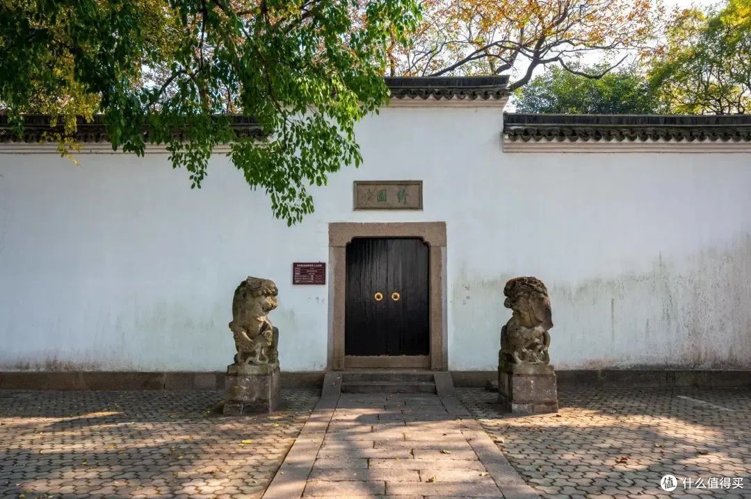 一座靠海的宝藏小城，有绝美的日出，还是「顶流作家」的灵感源泉