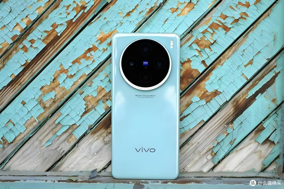 Vivo完全“妥协”了,跑分230万+超级长焦+100W快充,售价亲民!