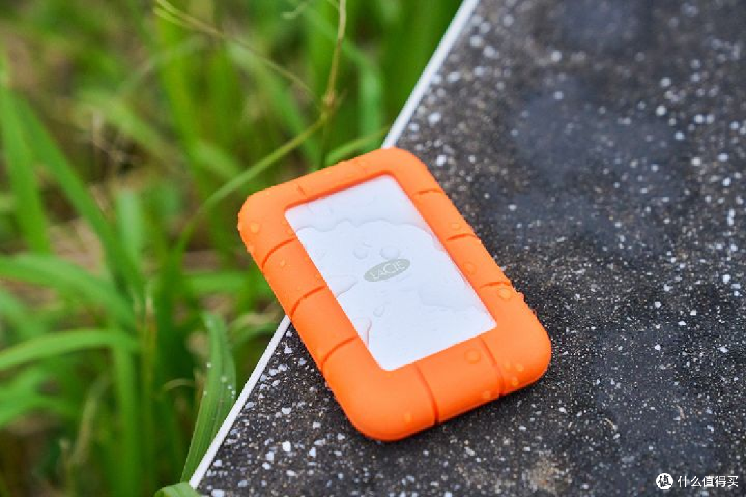 专业移动硬盘丨雷孜（LaCie ）Rugged Mini评测：高速、大容量！