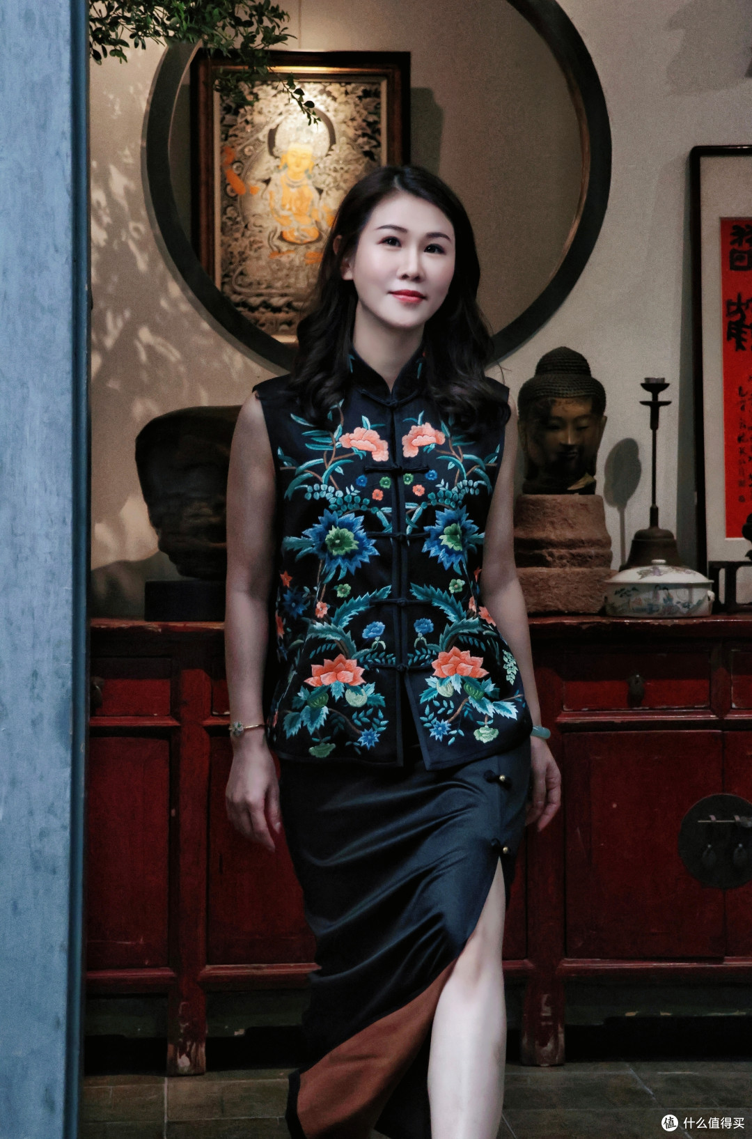 你可以永远相信老祖宗的审美!七悦佰服饰名品的新中式也太好看了