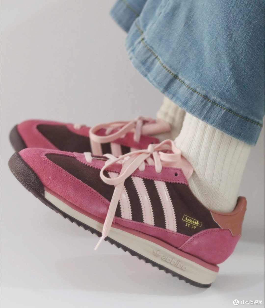 adidas三叶草 T头鞋SL 72 RS:复古潮流与少女心的邂逅