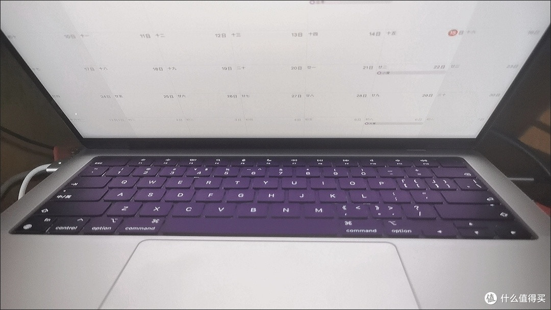 朋友的2024款MacBook Pro使用起来体验非常棒,10000多元出的很值