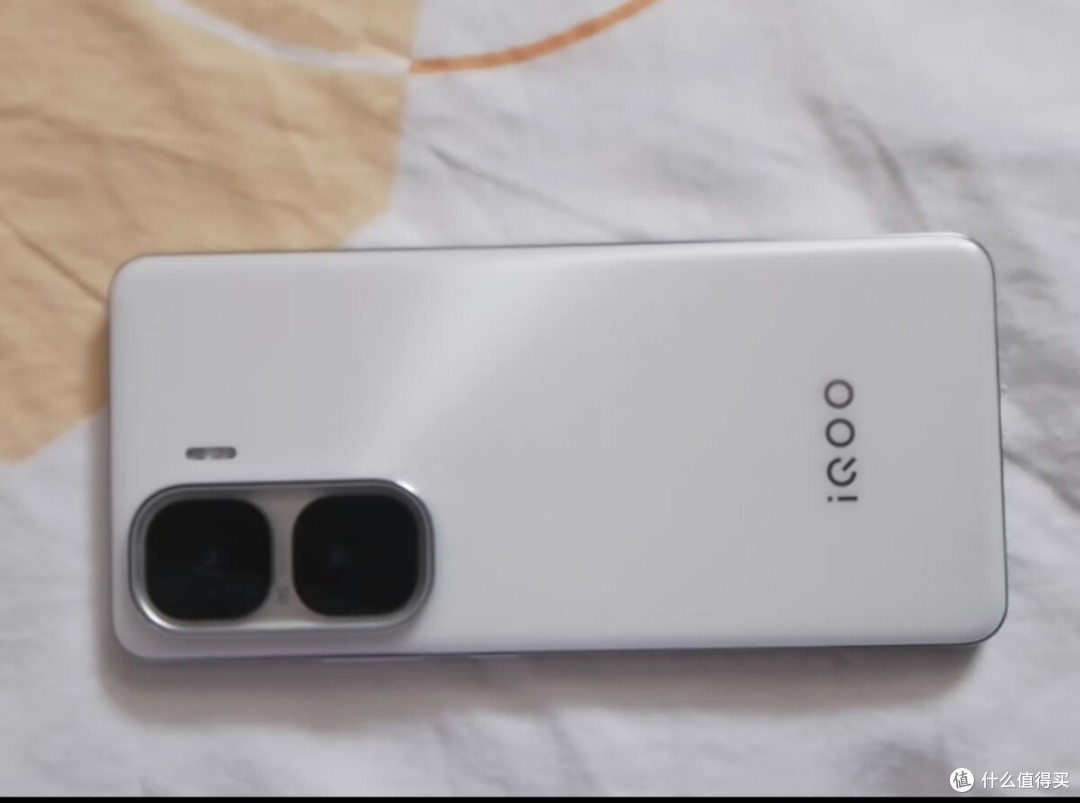 优缺点具明显! iQOO Neo10 Pro,三千游戏手机