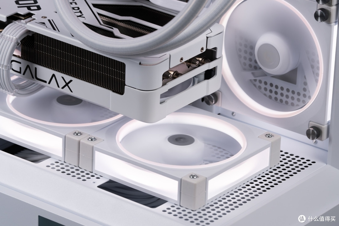 爱国者星璨岚+ROG STRIX B860-G+影驰 RTX 5080 金属大师装机分享