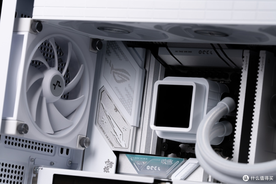 爱国者星璨岚+ROG STRIX B860-G+影驰 RTX 5080 金属大师装机分享