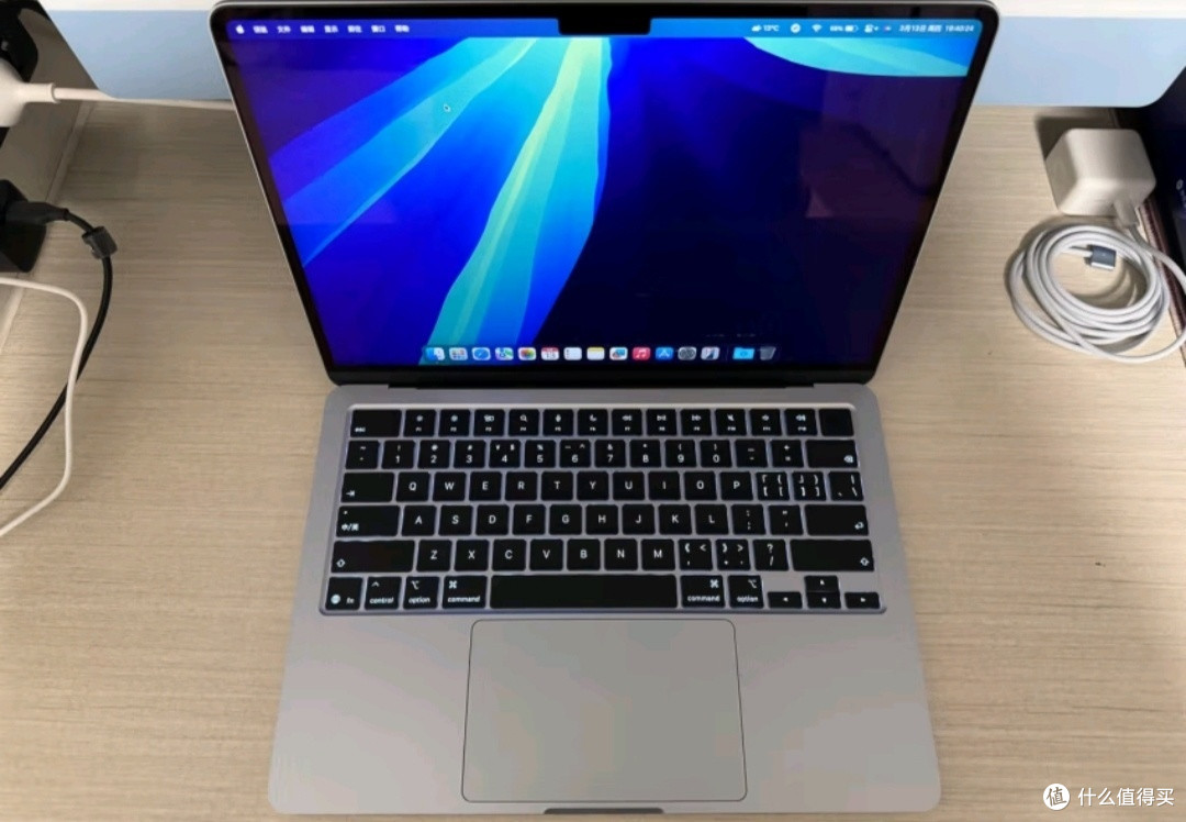 我的万元工作搭子:MacBook Air 13 英寸 M4 银色款
