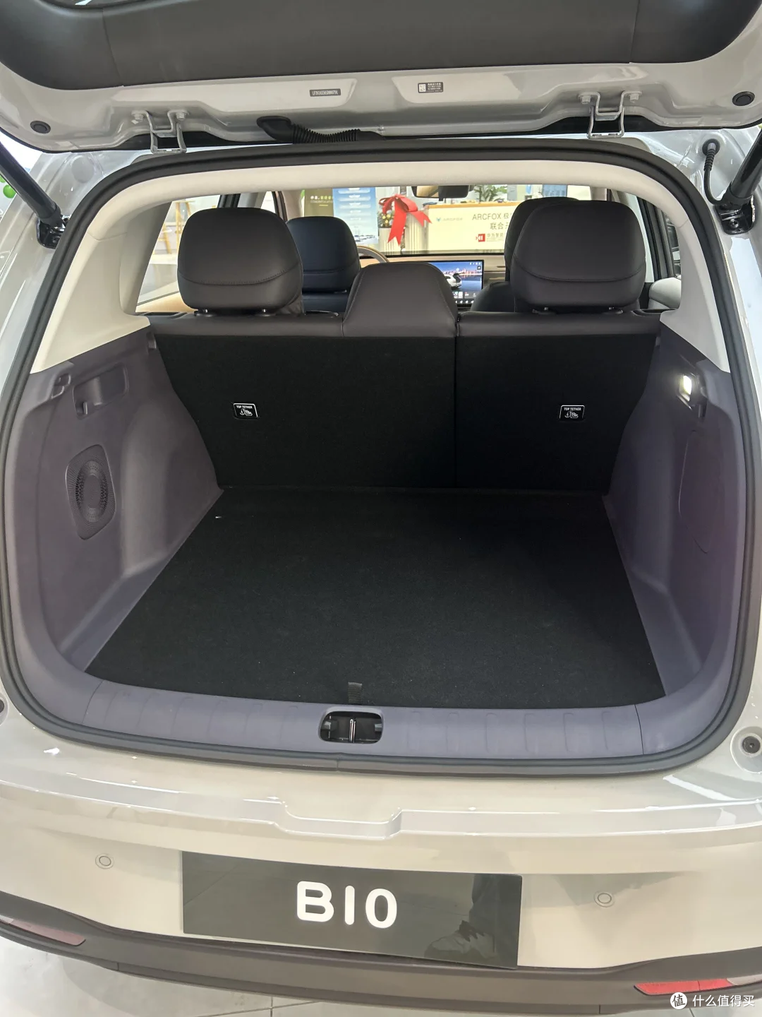 10.98 万起！零跑 B10 叫板同级纯电 SUV 的底气