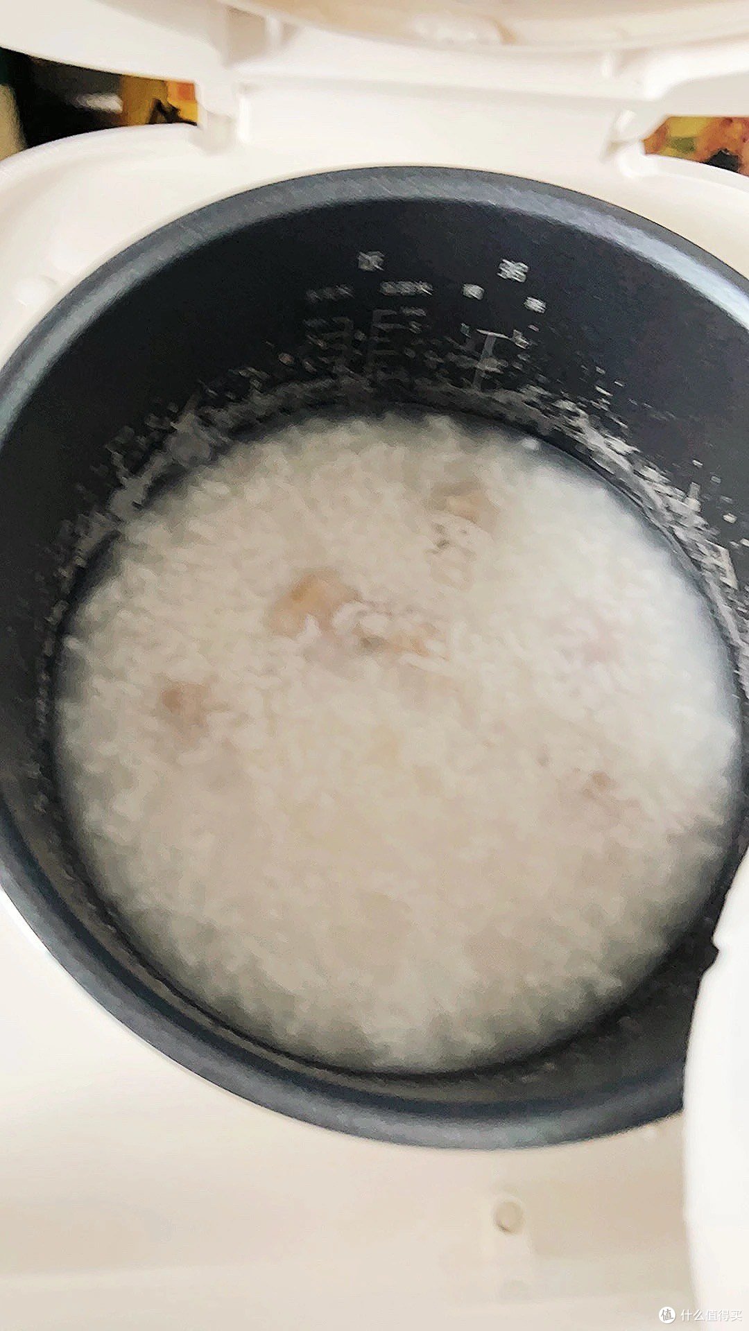 小米电饭煲C1 3L价格亲民，功能齐全，使用体验好，真的是提升生活幸福感的小家电