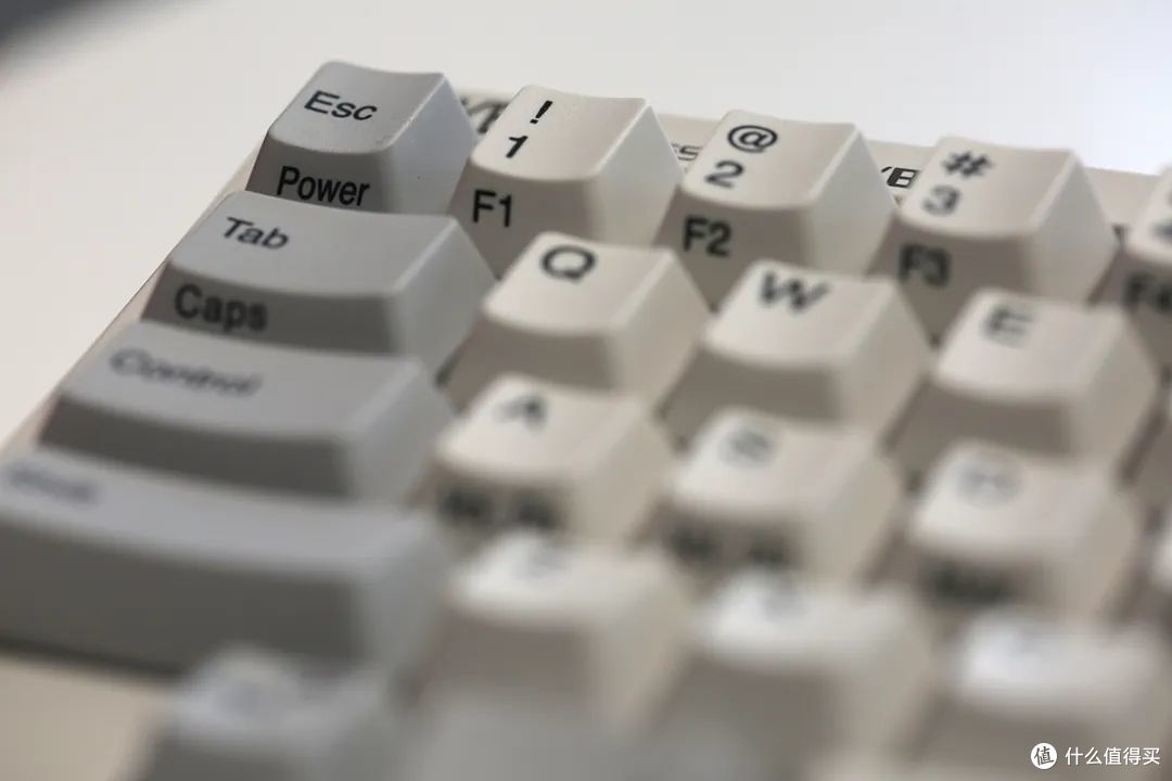 HHKB:被程序员捧上神坛的效率神器,背后藏着怎样的设计哲学?