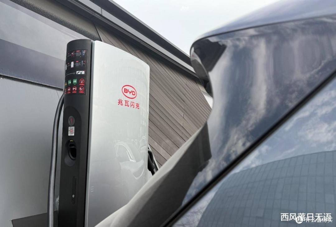 燃油车,死定了?比亚迪兆瓦闪充跟燃油车一样的补能效率