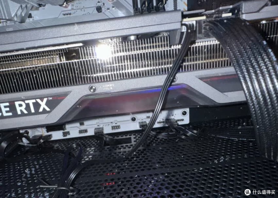 买显卡就买七彩虹RTX 5070Ti显卡超频潜力无限，防止踩雷。