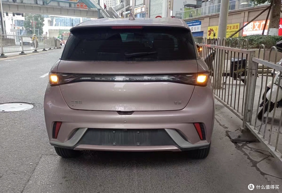 十万预算也能开上智能小车?比亚迪海豚2025款来了