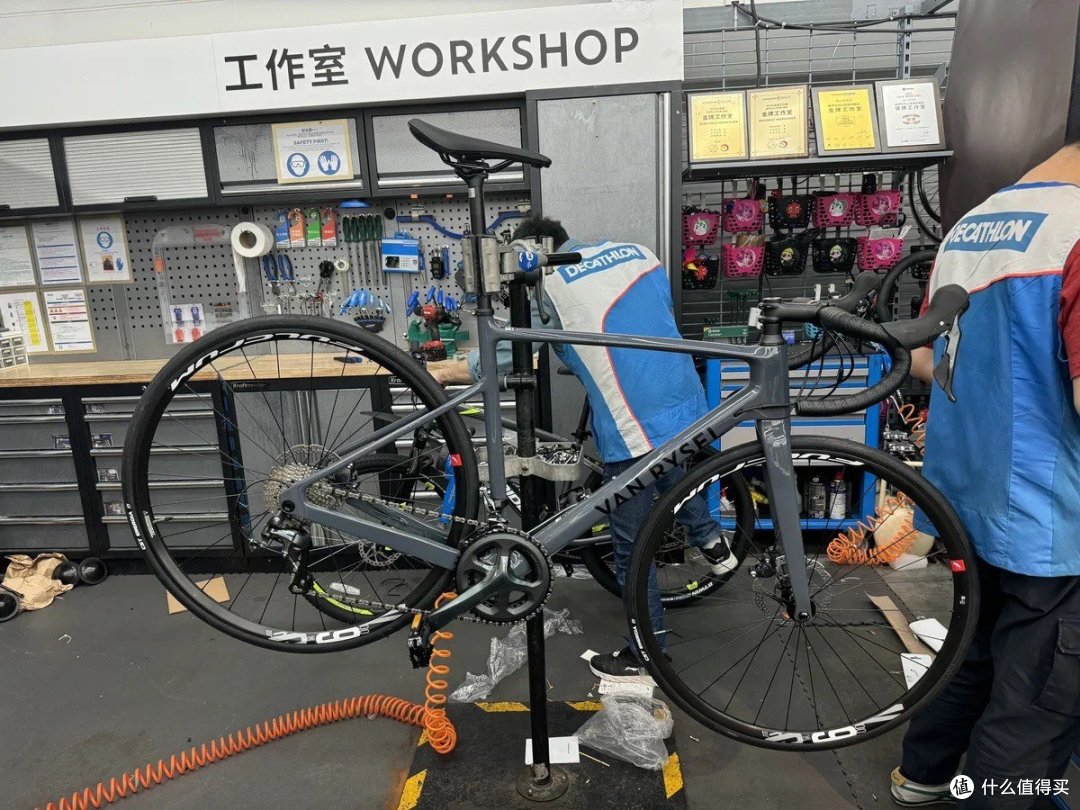 迪卡侬NCR Tiagra公路自行车:全碳纤维破风专业竞速赛车超轻体验