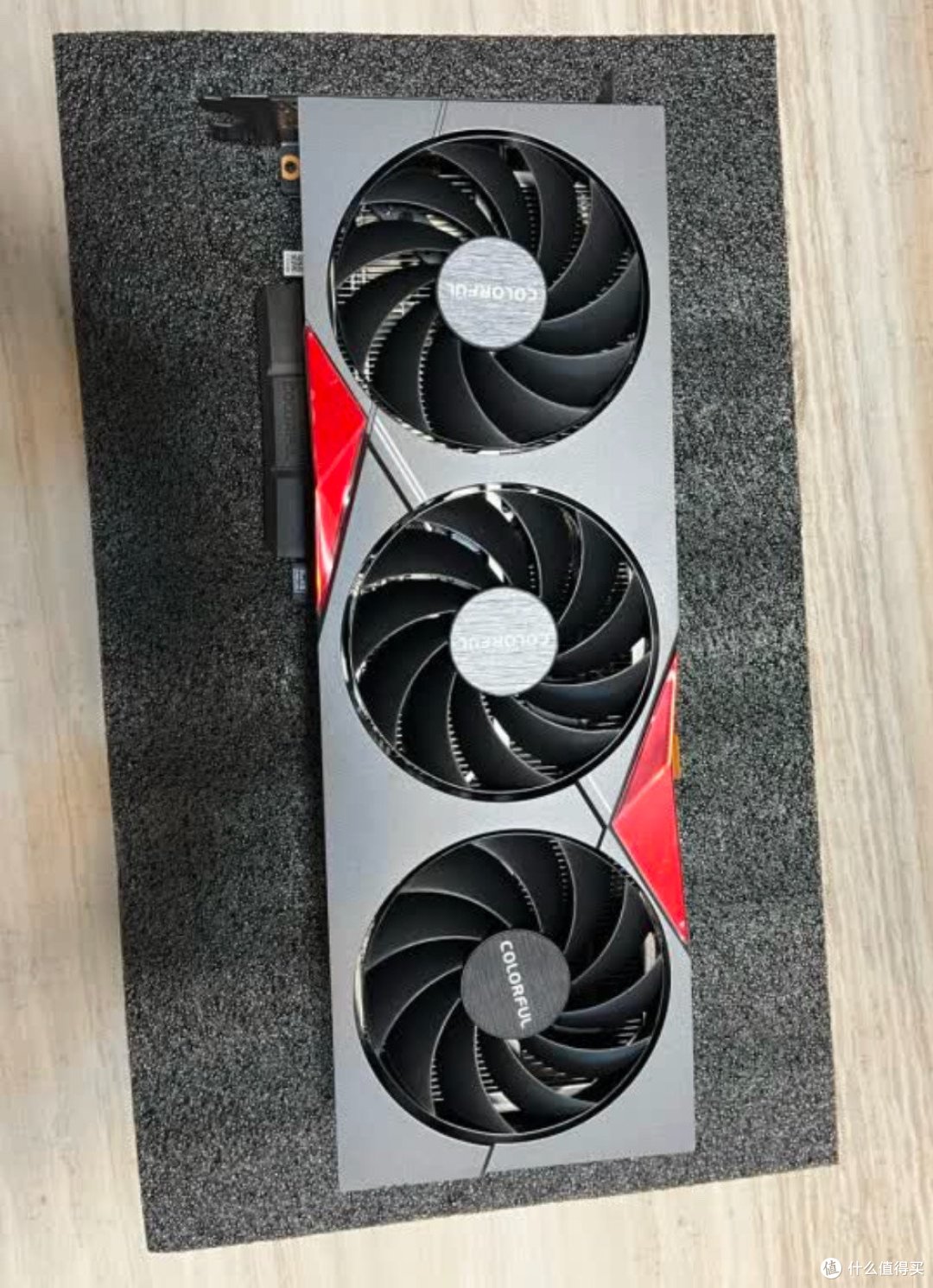 显卡选购要点及七彩虹GeForce RTX 4060 显卡评测