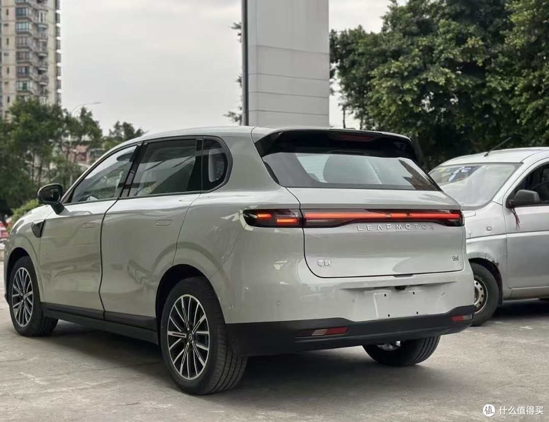 零跑B10:新能源汽车的新势力!