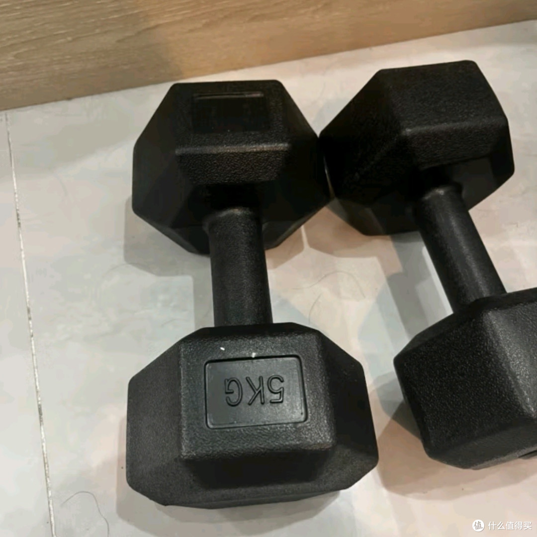 嗨氧哑铃:打造完美臂肌的家用健身神器