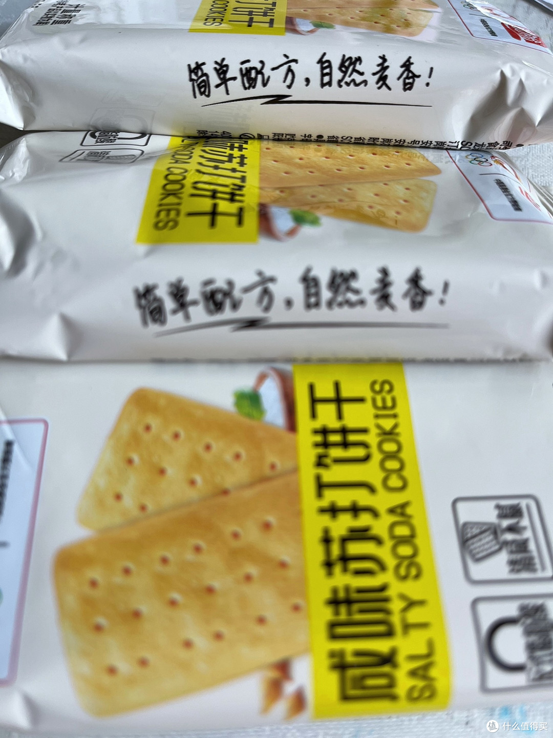 清咸不油腻盼盼苏打饼干真好吃