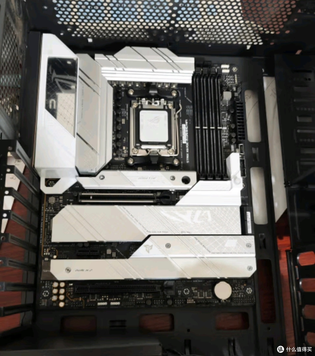 锐龙AMD R7 9700X：打工人的CPU性价比之选