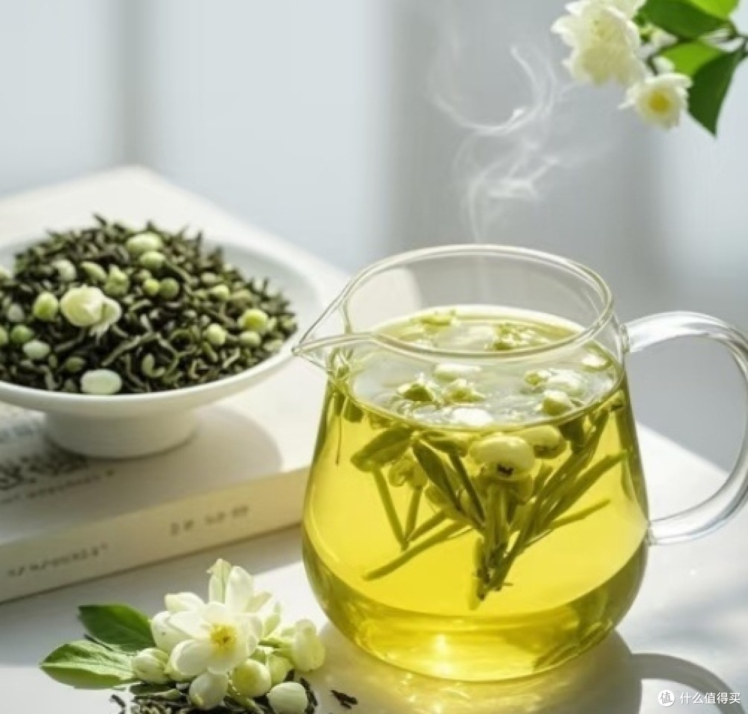 春日里，被这杯茉莉花茶饮治愈了