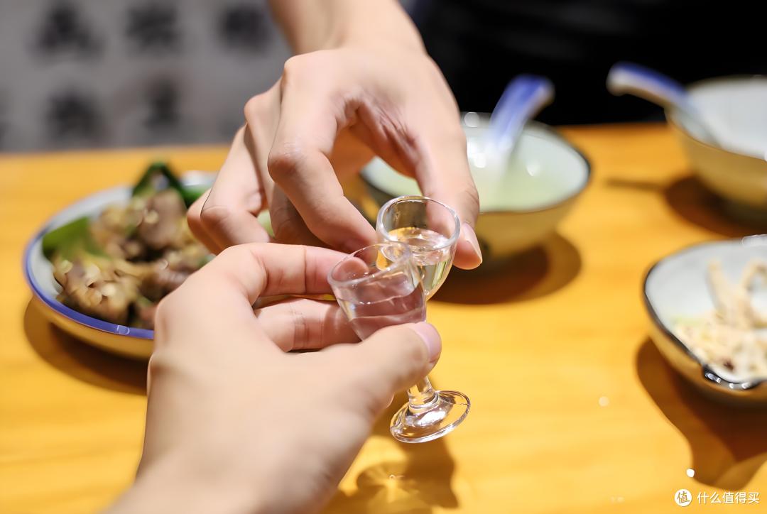 酱香江湖里的“嫡系”之争:赖茅53度,真“茅味”还是“影子”?