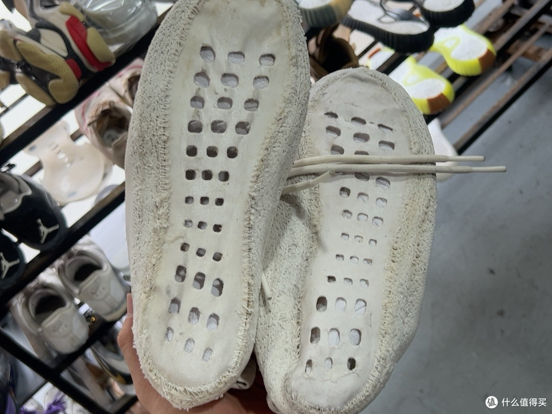 在闲鱼花200元修复旧椰子鞋，Boost材质换底后脚感测评