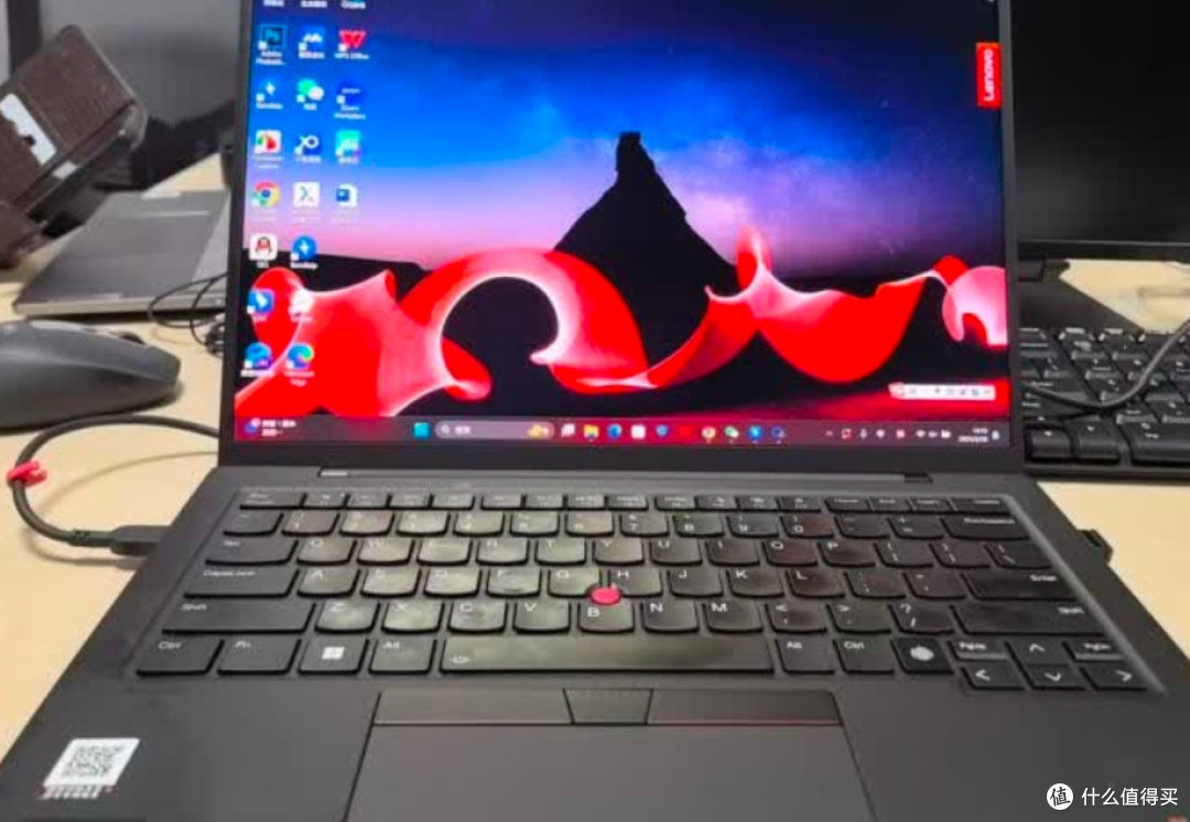 ThinkPad X1 Carbon Aura AI 元启版:商务本的新标杆