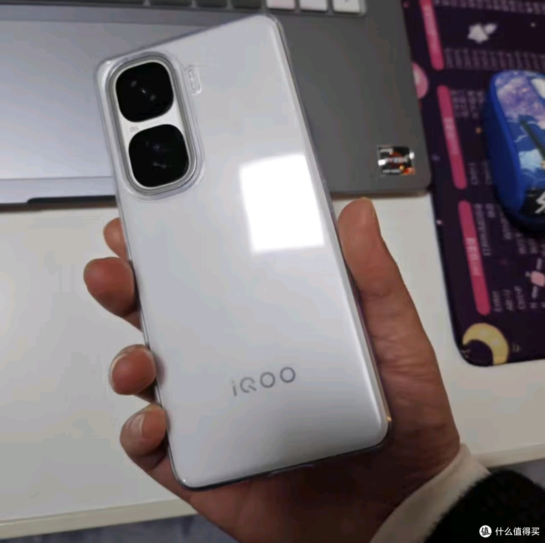 2025年度最强备用机之选：vivo iQOO Neo10驰光白版深度评测

